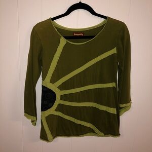 Dragonfly Olive Green Sunburst 3/4 Sleeve Top Small
